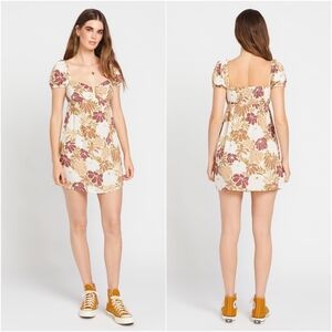 Volcom Day in Parrotise Dress in Sand S/M